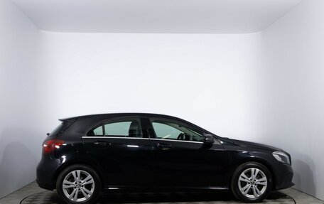 Mercedes-Benz A-Класс, 2017 год, 1 678 000 рублей, 4 фотография