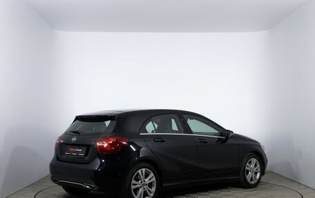 Mercedes-Benz A-Класс, 2017 год, 1 678 000 рублей, 5 фотография