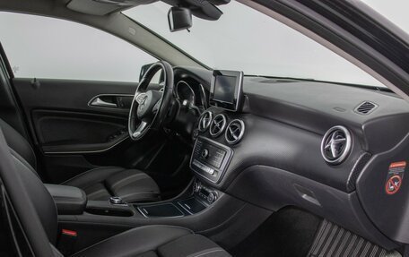 Mercedes-Benz A-Класс, 2017 год, 1 678 000 рублей, 9 фотография