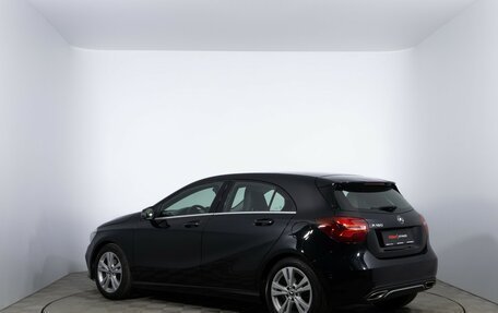 Mercedes-Benz A-Класс, 2017 год, 1 678 000 рублей, 7 фотография