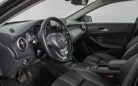 Mercedes-Benz A-Класс, 2017 год, 1 678 000 рублей, 10 фотография