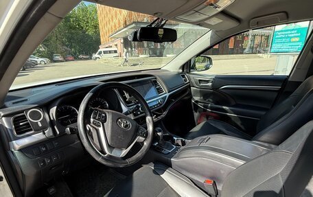 Toyota Highlander III, 2015 год, 3 100 000 рублей, 5 фотография