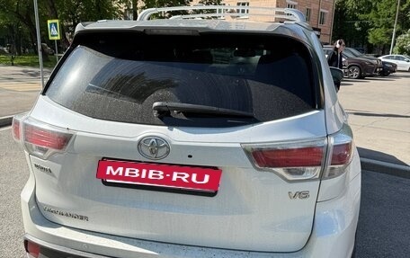 Toyota Highlander III, 2015 год, 3 100 000 рублей, 2 фотография