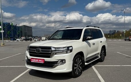 Toyota Land Cruiser 200, 2018 год, 6 400 000 рублей, 1 фотография