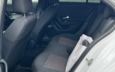 Mercedes-Benz A-Класс, 2019 год, 2 500 000 рублей, 8 фотография