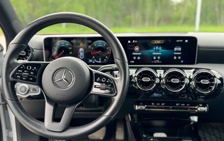 Mercedes-Benz A-Класс, 2019 год, 2 500 000 рублей, 13 фотография