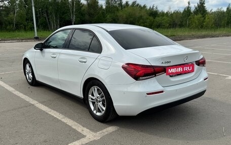 Mercedes-Benz A-Класс, 2019 год, 2 500 000 рублей, 4 фотография