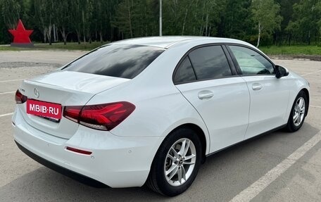 Mercedes-Benz A-Класс, 2019 год, 2 500 000 рублей, 6 фотография