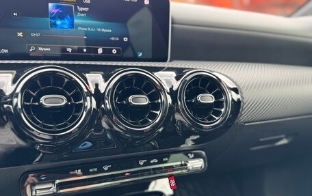 Mercedes-Benz A-Класс, 2019 год, 2 500 000 рублей, 23 фотография