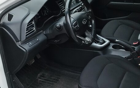 Hyundai Elantra VI рестайлинг, 2019 год, 1 300 000 рублей, 5 фотография