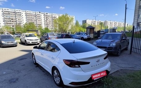 Hyundai Elantra VI рестайлинг, 2019 год, 1 300 000 рублей, 7 фотография