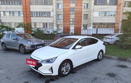 Hyundai Elantra VI рестайлинг, 2019 год, 1 300 000 рублей, 8 фотография