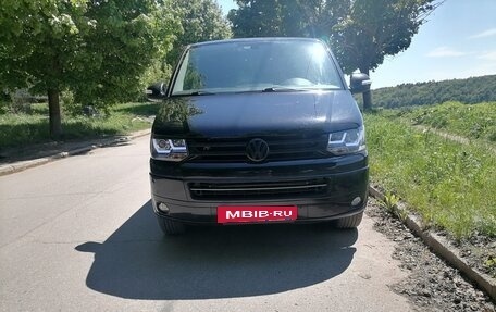 Volkswagen Multivan T5, 2012 год, 2 700 000 рублей, 2 фотография