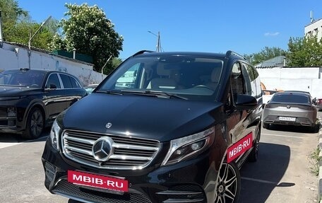 Mercedes-Benz V-Класс, 2018 год, 6 500 000 рублей, 3 фотография