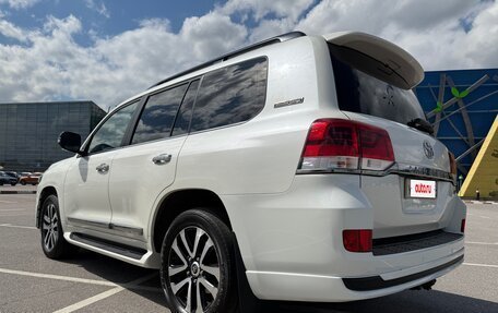 Toyota Land Cruiser 200, 2018 год, 6 400 000 рублей, 2 фотография