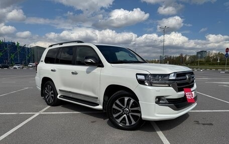 Toyota Land Cruiser 200, 2018 год, 6 400 000 рублей, 5 фотография