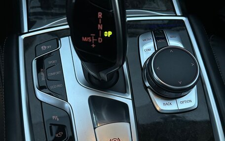 BMW 7 серия, 2015 год, 3 070 000 рублей, 16 фотография