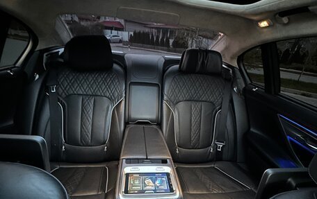 BMW 7 серия, 2015 год, 3 070 000 рублей, 20 фотография