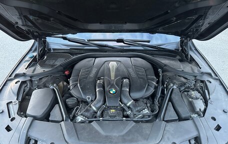 BMW 7 серия, 2015 год, 3 070 000 рублей, 21 фотография