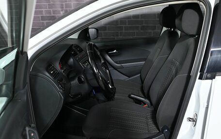 Volkswagen Polo VI (EU Market), 2017 год, 900 000 рублей, 9 фотография