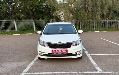 KIA Rio III рестайлинг, 2015 год, 830 000 рублей, 2 фотография