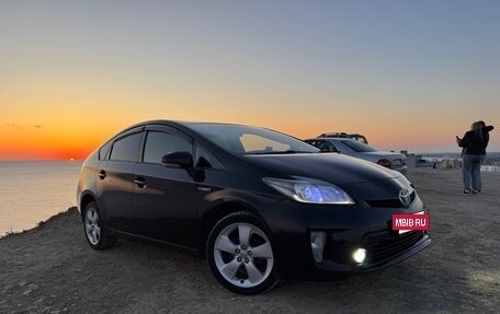 Toyota Prius, 2015 год, 1 320 000 рублей, 2 фотография