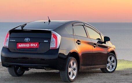 Toyota Prius, 2015 год, 1 320 000 рублей, 7 фотография