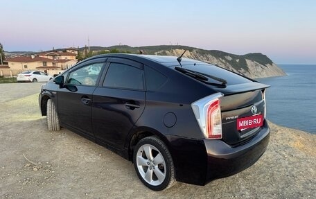 Toyota Prius, 2015 год, 1 320 000 рублей, 8 фотография