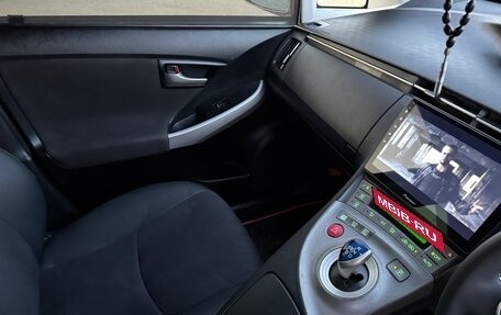 Toyota Prius, 2015 год, 1 320 000 рублей, 14 фотография