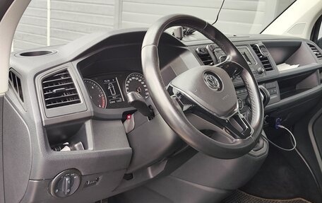 Volkswagen Caravelle T6 рестайлинг, 2019 год, 3 790 000 рублей, 5 фотография