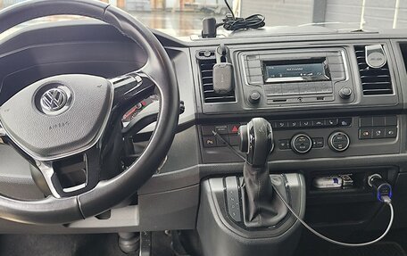Volkswagen Caravelle T6 рестайлинг, 2019 год, 3 790 000 рублей, 12 фотография