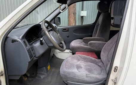 Toyota HiAce, 2002 год, 530 000 рублей, 11 фотография