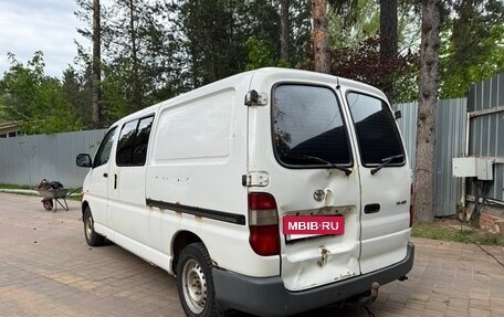 Toyota HiAce, 2002 год, 530 000 рублей, 4 фотография