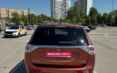 Mitsubishi Outlander III рестайлинг 3, 2012 год, 1 730 000 рублей, 4 фотография