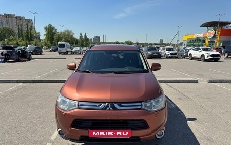 Mitsubishi Outlander III рестайлинг 3, 2012 год, 1 730 000 рублей, 8 фотография