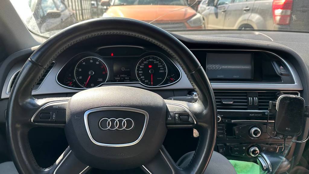 Audi A4 B8 рестайлинг, 2013 год, 1 580 000 рублей, 6 фотография