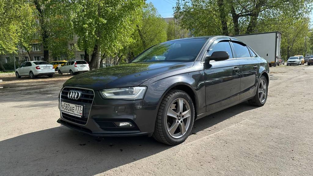Audi A4 B8 рестайлинг, 2013 год, 1 580 000 рублей, 2 фотография