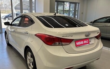 Hyundai Avante, 2011 год, 950 000 рублей, 4 фотография