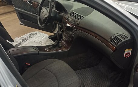 Mercedes-Benz E-Класс, 2006 год, 850 000 рублей, 11 фотография