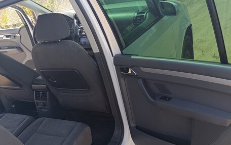 Volkswagen Touran III, 2006 год, 345 000 рублей, 13 фотография