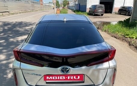 Toyota Prius IV XW50, 2017 год, 2 250 000 рублей, 6 фотография