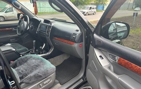 Toyota Land Cruiser Prado 120 рестайлинг, 2005 год, 2 350 000 рублей, 5 фотография