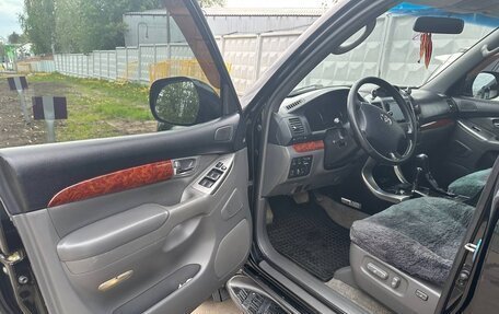 Toyota Land Cruiser Prado 120 рестайлинг, 2005 год, 2 350 000 рублей, 6 фотография