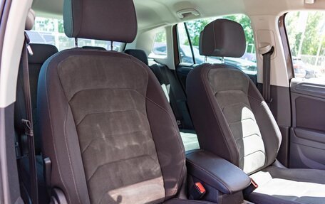 Volkswagen Tiguan II, 2019 год, 2 890 000 рублей, 12 фотография