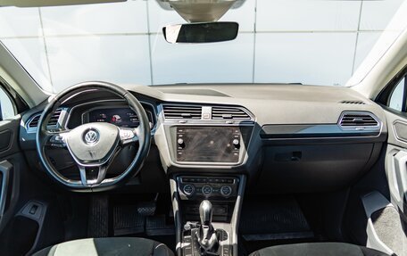 Volkswagen Tiguan II, 2019 год, 2 890 000 рублей, 10 фотография