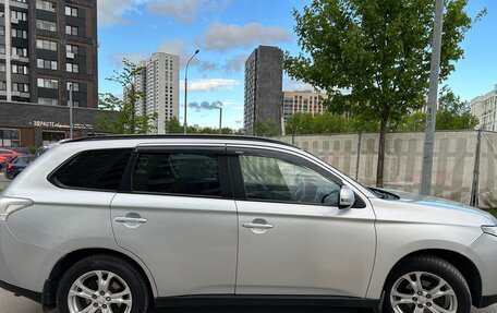 Mitsubishi Outlander III рестайлинг 3, 2013 год, 1 100 000 рублей, 3 фотография
