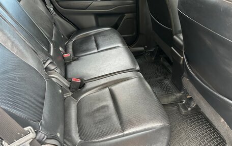 Mitsubishi Outlander III рестайлинг 3, 2013 год, 1 100 000 рублей, 16 фотография