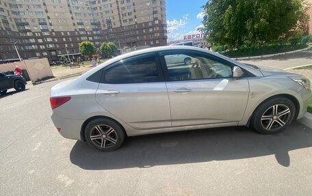 Hyundai Solaris II рестайлинг, 2015 год, 1 150 000 рублей, 4 фотография