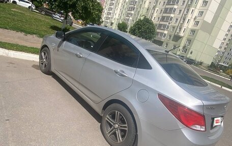 Hyundai Solaris II рестайлинг, 2015 год, 1 150 000 рублей, 3 фотография