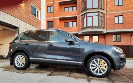 Volkswagen Touareg III, 2012 год, 1 800 000 рублей, 2 фотография